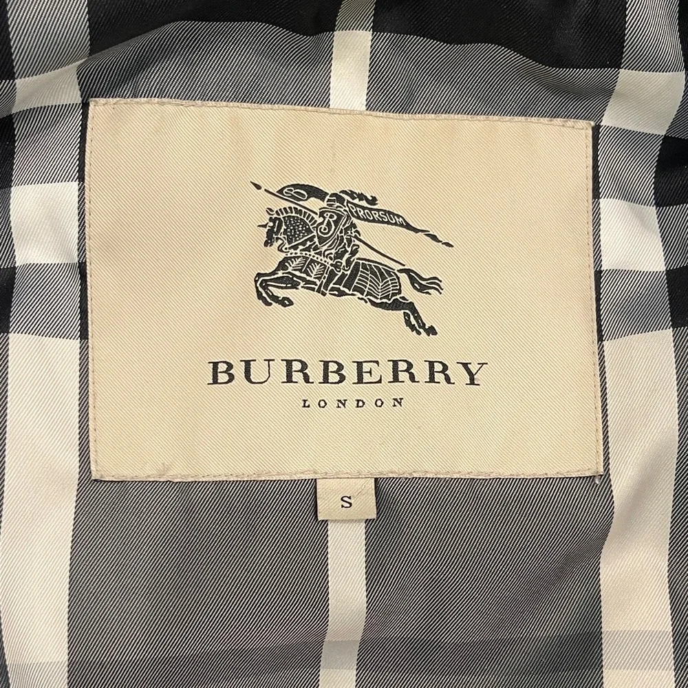 Burberry Black Quilted Vest - Picture 4 of 6